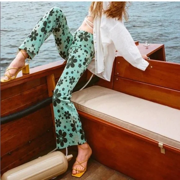 Urban Outfitters Bryn Floral Power Retro Soft Flare Pants Size Large - Picture 1 of 10